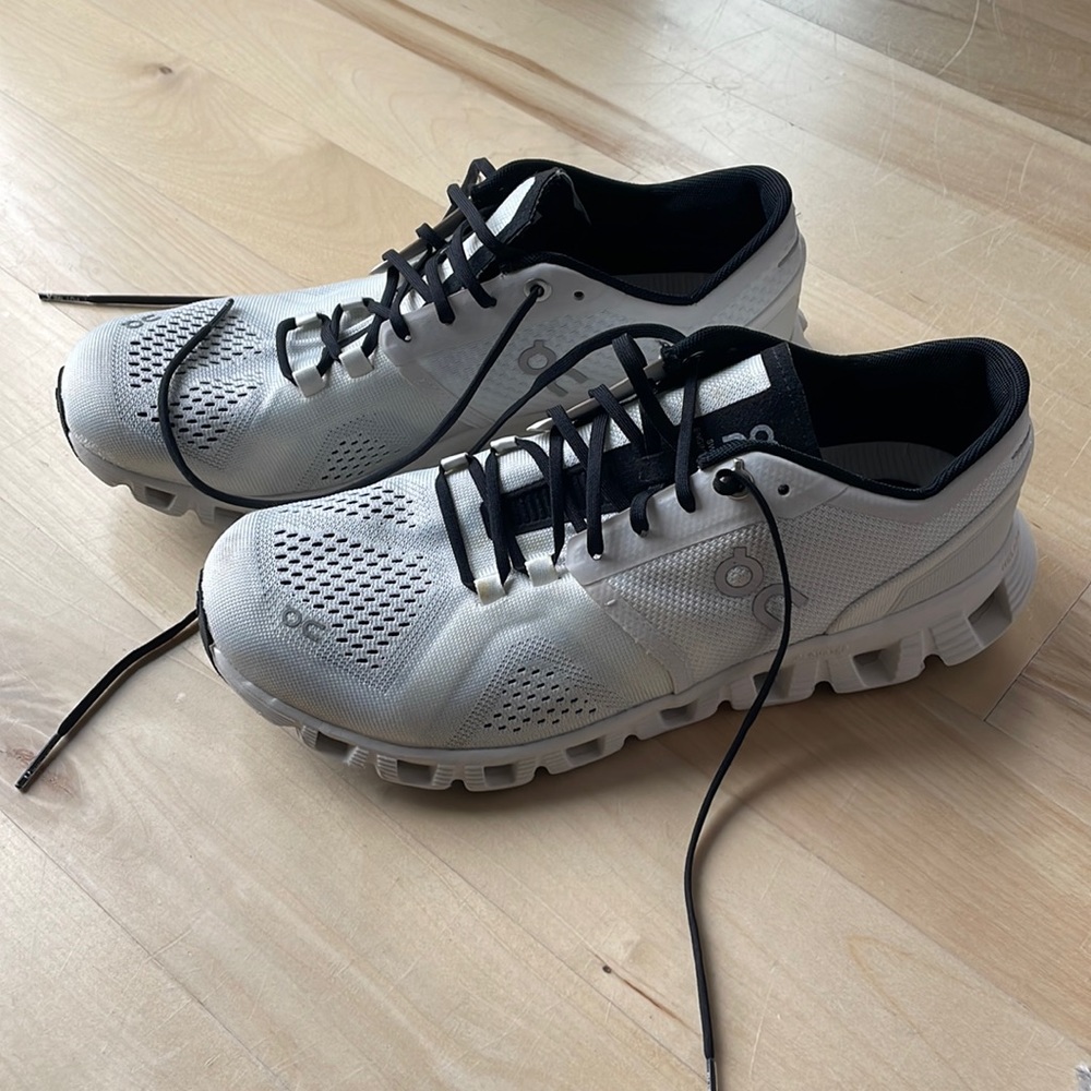 On Cloud women’s shoes